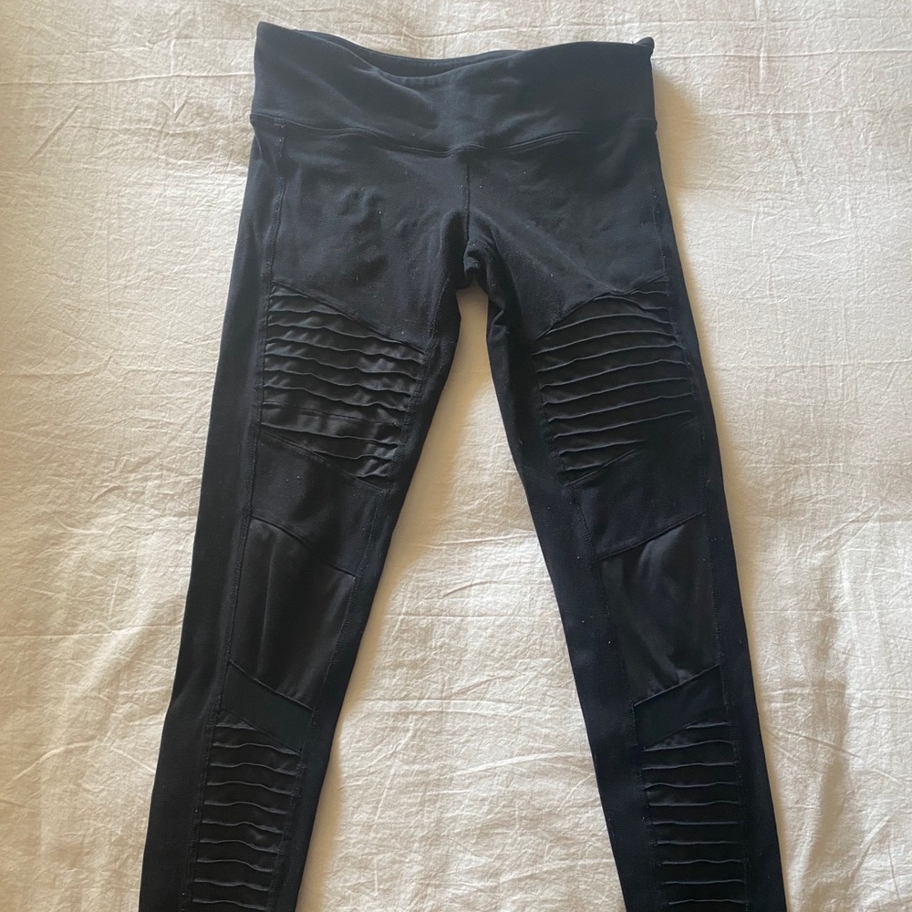 ALO Motto Leggings
